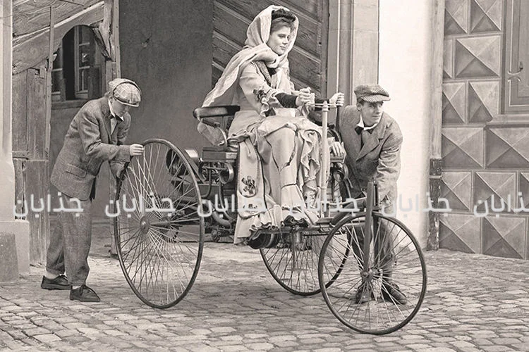 اولین خودروی با موتور در جهان